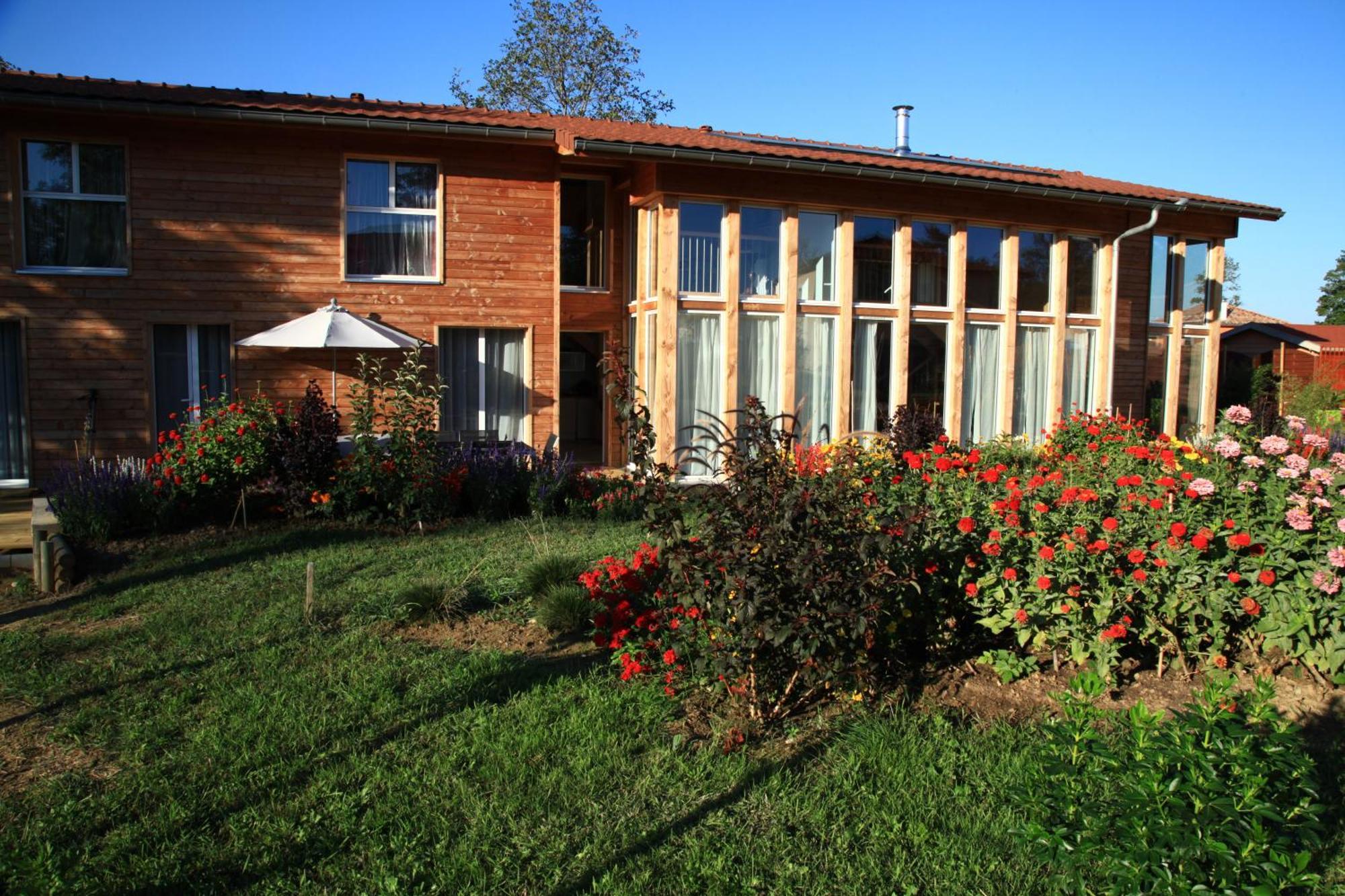 Maison Addama Neyron Екстер'єр фото